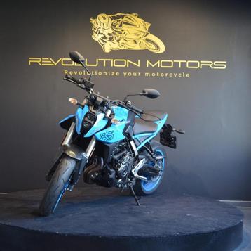 Suzuki GSX-8S Toonzaalmodel beschikbaar voor biedingen