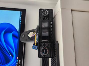 Caliber retro autoradio beschikbaar voor biedingen