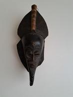 Masque ancien sculpté à la main en bois massif, Antiquités & Art, Enlèvement ou Envoi