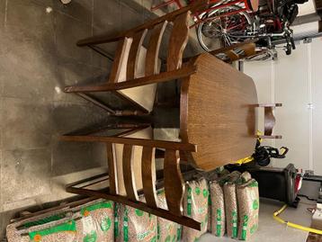 TAFEL EN STOELEN beschikbaar voor biedingen