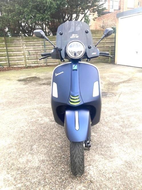Vespa GTS 300 hpe Supertech in nieuwe staat, Motoren, Motoren | Piaggio, Particulier, Scooter, 1 cilinder, Ophalen