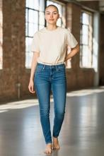 ✨️SALE‼️ CARHARTT Jeans Maat 28/32 (36) In Nieuwstaat✨️✨️, Kleding | Dames, Blauw, Ophalen of Verzenden, Zo goed als nieuw, W28 - W29 (confectie 36)