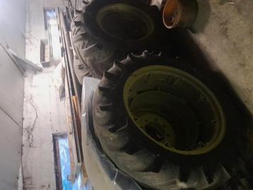 dubbele banden voor mb trac. beschikbaar voor biedingen