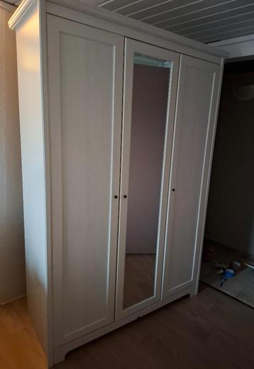 Garde robe 3 portes IKEA blanche  beschikbaar voor biedingen