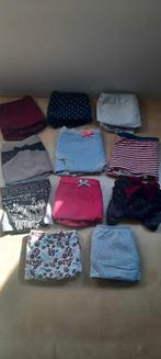 11 slipjes allerhande, meest maat small. Uit te kiezen, Enlèvement ou Envoi, Comme neuf, Vêtements de nuit ou Sous-vêtements, Verschillende merken.