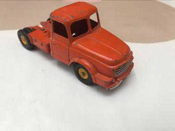 Dinky toys oude vrachtwagen miniatuur
