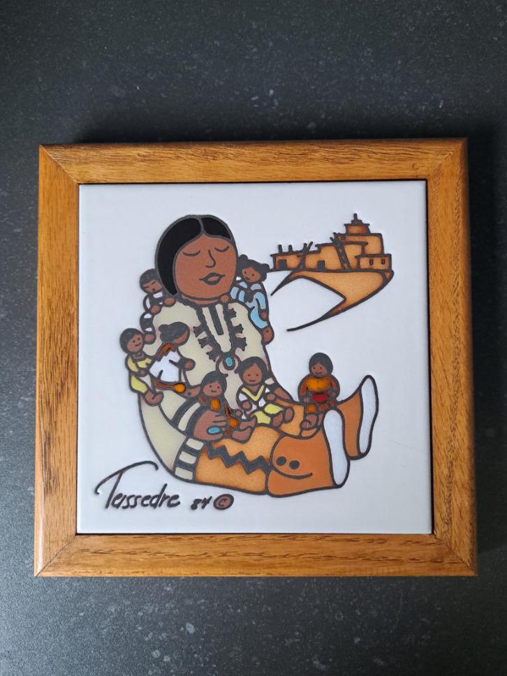 Tessedre 84 - Tegel - Onderlegger - Moederfiguur, Diversen, Overige Diversen, Zo goed als nieuw, Ophalen of Verzenden