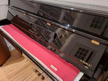 YAMAHA M1J staande piano — Gemaakt in Japan — Zeer goede sta beschikbaar voor biedingen