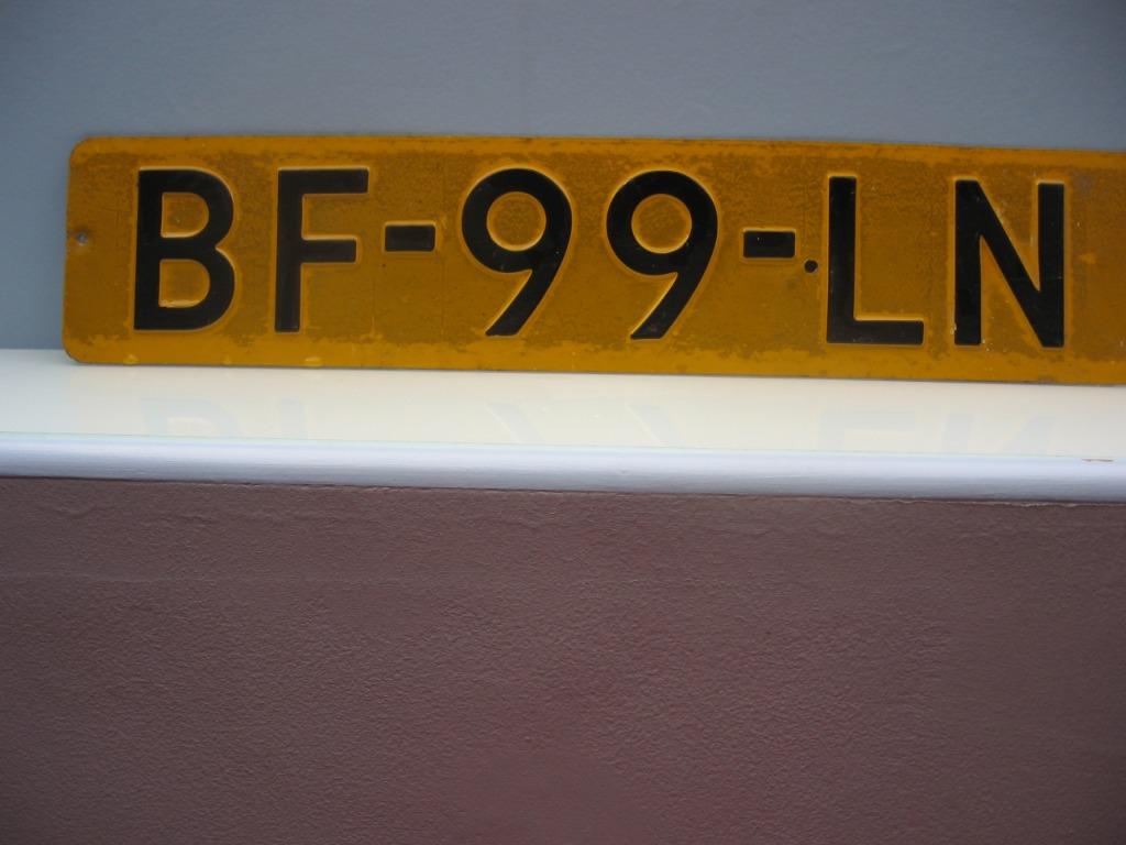 Plaque d'immatriculation néerlandaise en aluminium. Dimensio, Enlèvement