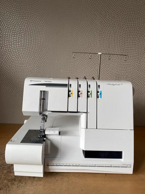 COMBINATIE OVERLOCK/COVERLOCKMACHINE HUSQVARNA HUSKYLOCK S21, Hobby en Vrije tijd, Naaimachines en Toebehoren, Zo goed als nieuw