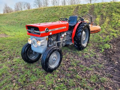 Massey ferguson smalspoor 135, Zakelijke goederen, Landbouw | Tractoren, Massey Ferguson, Ophalen of Verzenden