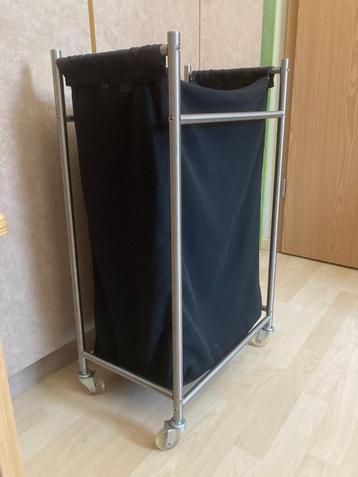 Bac à linge en tissu noir et armature métallique  beschikbaar voor biedingen