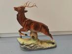 Groot beeld in porselein van een ree - Hubert Bequet, Antiek en Kunst, Ophalen of Verzenden