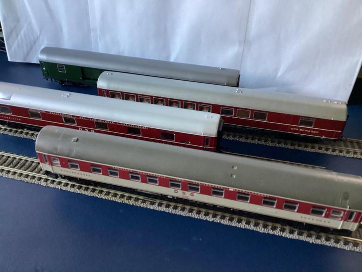 Fleischmann 4 x rijtuig restauratie/bagage/slaaprijtuig, Hobby en Vrije tijd, Modeltreinen | H0, Gebruikt, Treinset, Gelijkstroom