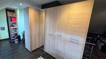 Garde robe et lit beschikbaar voor biedingen