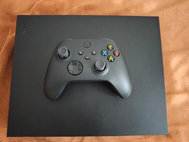 Xbox one X met een series controller, TMR Sticks, Games en Spelcomputers, Spelcomputers | Xbox One, Zo goed als nieuw, Xbox One