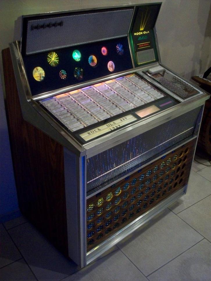 jukebox rock ola in zeer goede staat, Verzamelen, Automaten | Jukeboxen, Zo goed als nieuw, Rock Ola, 1960 tot 1970, Ophalen