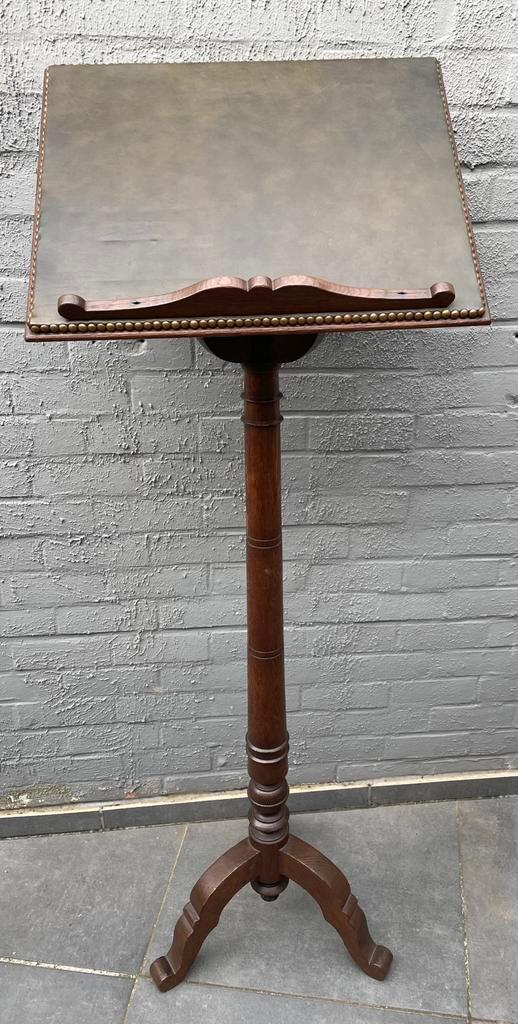 Antieke eikenhouten lezenaar uit kapel/kerk, Antiquités & Art, Antiquités | Meubles | Tables, Enlèvement