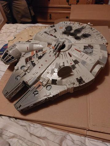 Milenium Falcon beschikbaar voor biedingen
