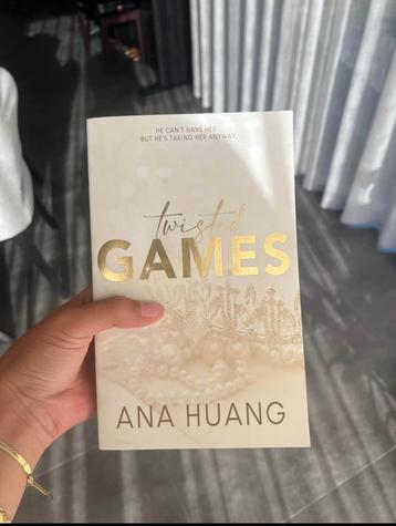 Twisted Games Ana Huang beschikbaar voor biedingen