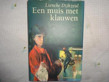 Lieneke Dijkzeul  Een muis met klauwen beschikbaar voor biedingen