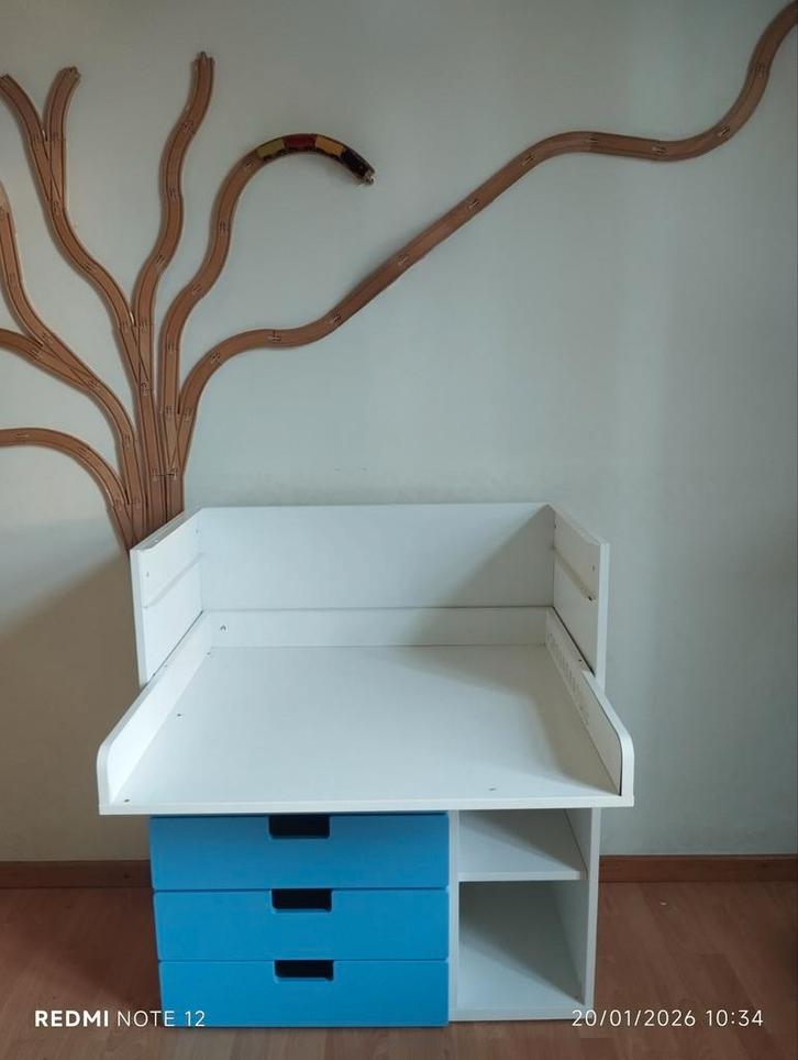 Table à langer ikea avec tiroirs, Enfants & Bébés, Chambre d'enfant | Commodes & Armoires, Enlèvement
