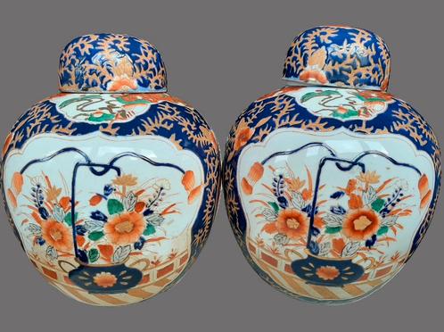 Paar antieke porseleinen potiches in Imari stijl, Antiek en Kunst, Antiek | Vazen, Ophalen of Verzenden