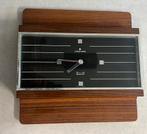 Junghans elektronische space age wandklok, Antiek en Kunst, Antiek | Klokken, Ophalen of Verzenden