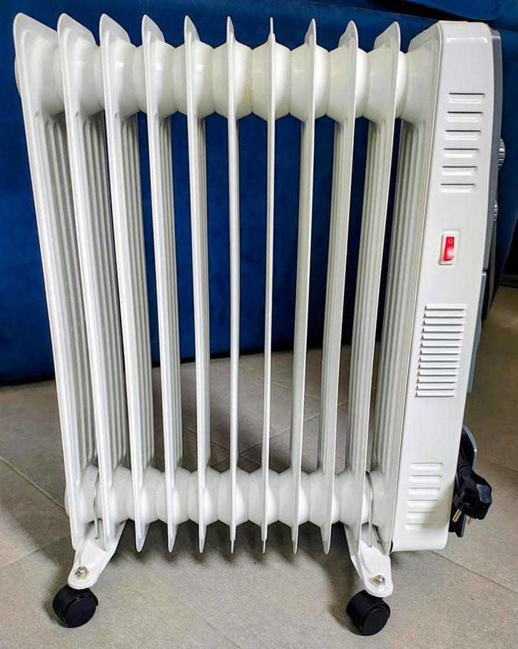 Oliebadradiator van 2900 watt, Doe-het-zelf en Bouw, Verwarming en Radiatoren, Radiator, Ophalen