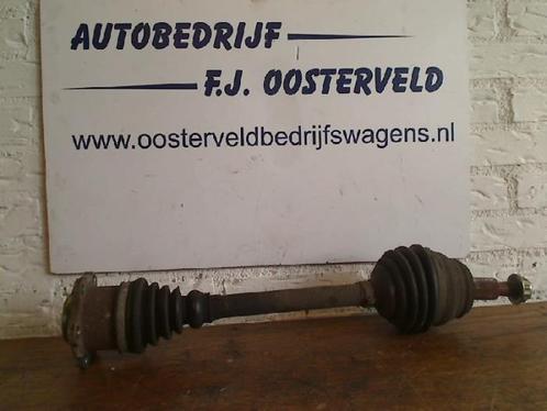 Aandrijfas links-voor van een Volkswagen Bora, Auto-onderdelen, Remmen en Aandrijving, Volkswagen, Gebruikt, 3 maanden garantie