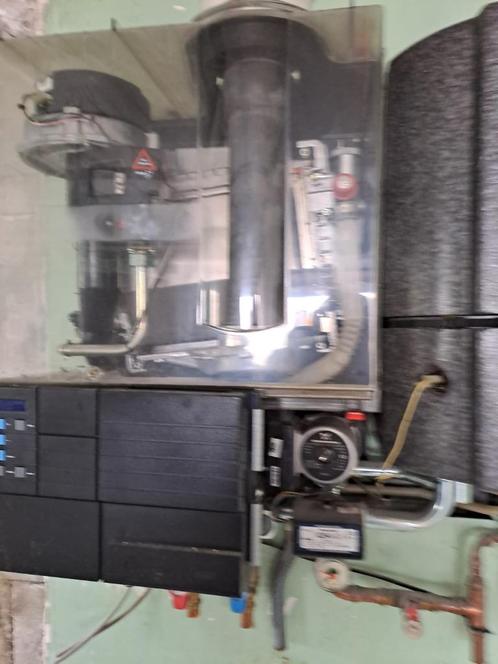 Verwarmingsketel +  expansievat, Doe-het-zelf en Bouw, Chauffageketels en Boilers, Zo goed als nieuw, Aardgas, Ophalen