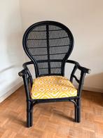 Chaise vintage en osier noir et rotin avec coussin neuf, Vintage, Comme neuf, Enlèvement, Une