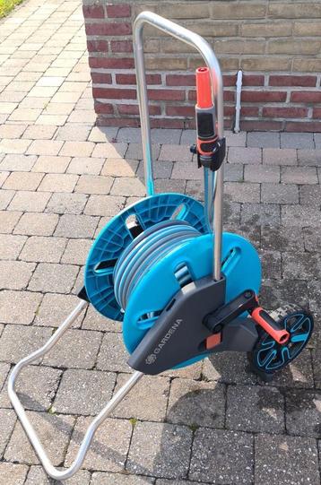 Gardena Cleverroll M slangenwagen, inclusief 20m slang.  Als beschikbaar voor biedingen