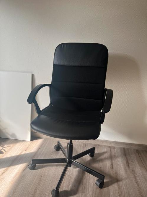 Zwarte bureaustoel, Huis en Inrichting, Bureaustoelen, Zo goed als nieuw, Bureaustoel, Zwart, Ophalen