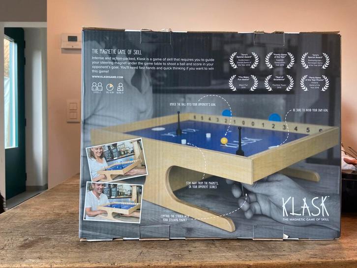 Magnetic game klask, Hobby en Vrije tijd, Gezelschapsspellen | Kaartspellen, Zo goed als nieuw, Ophalen of Verzenden