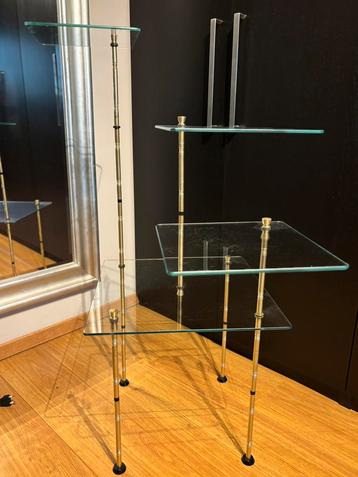 Retro etagère beschikbaar voor biedingen