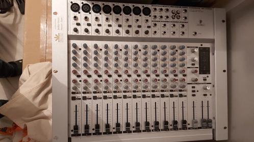 Behringer mx2004A, Muziek en Instrumenten, Mengpanelen, Zo goed als nieuw, 10 tot 20 kanalen, Microfooningang, Ophalen of Verzenden