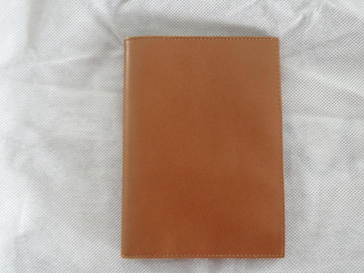 Portemonnee van Delvaux, Handtassen en Accessoires, Portemonnees, Zo goed als nieuw, Overige merken, Beige, Leder, Ophalen