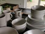 Complete set Ikea-servies, Huis en Inrichting, Keuken | Servies, Ophalen of Verzenden, Compleet servies