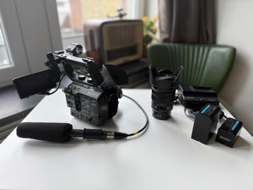 Sony FS5 met Zoom lens 18-105mm (f4), Enlèvement, Utilisé