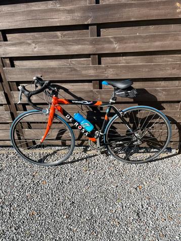 koersfiets beschikbaar voor biedingen