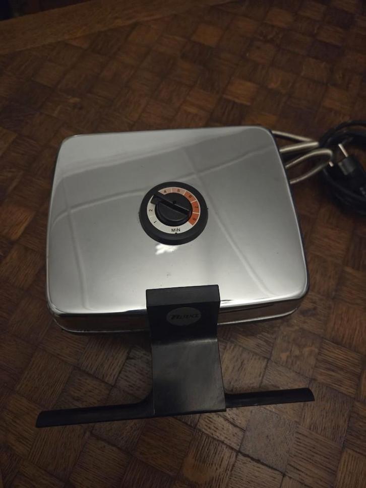 Gaufrier vintage Nova (Belgique), Electroménager, Gaufriers, Utilisé, Plaques amovibles, Enlèvement ou Envoi