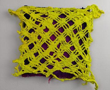 Yellow Pillow beschikbaar voor biedingen