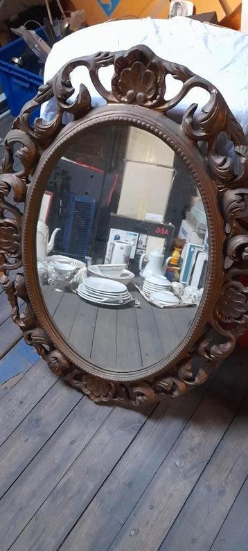 Barokke houten spiegel beschikbaar voor biedingen