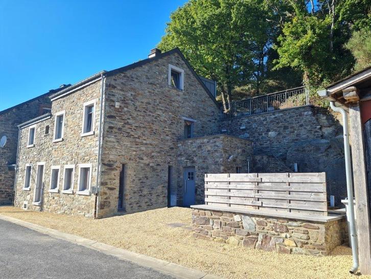 Paliseul - Our : prachtig huis, 3 slpkrs, 3 badkrs, terras., Immo, Huizen te huur, Provincie Luxemburg, Hoekwoning, Via bemiddelaar