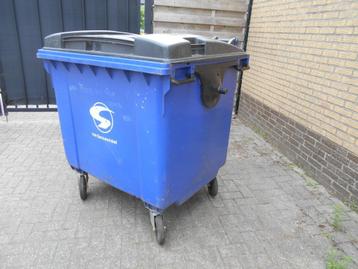  klikobak met deksel en zonder wielen beschikbaar voor biedingen