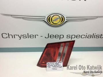 Achterlicht op achterklep links Dodge Journey (licht beschad beschikbaar voor biedingen