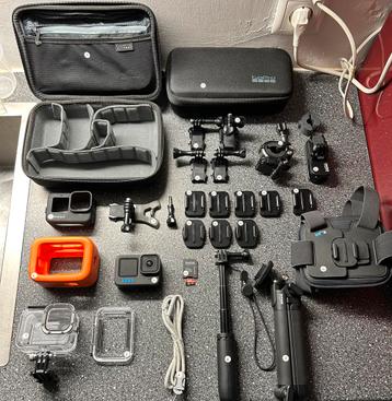 GOPRO HERO 10 ZWART + accessoires beschikbaar voor biedingen