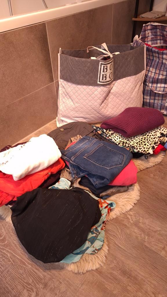 Merkkleding dames pakket S / M   +/- 60 stuks!, Kleding | Dames, Dames-kledingpakketten, Zo goed als nieuw, Ophalen of Verzenden