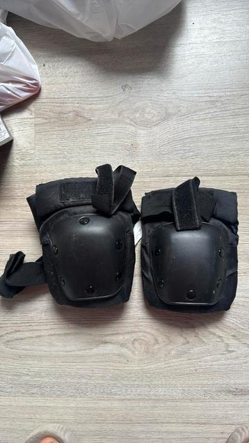 Elboog beschermers beschikbaar voor biedingen
